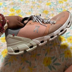 Hello! I’m selling my on running shoes